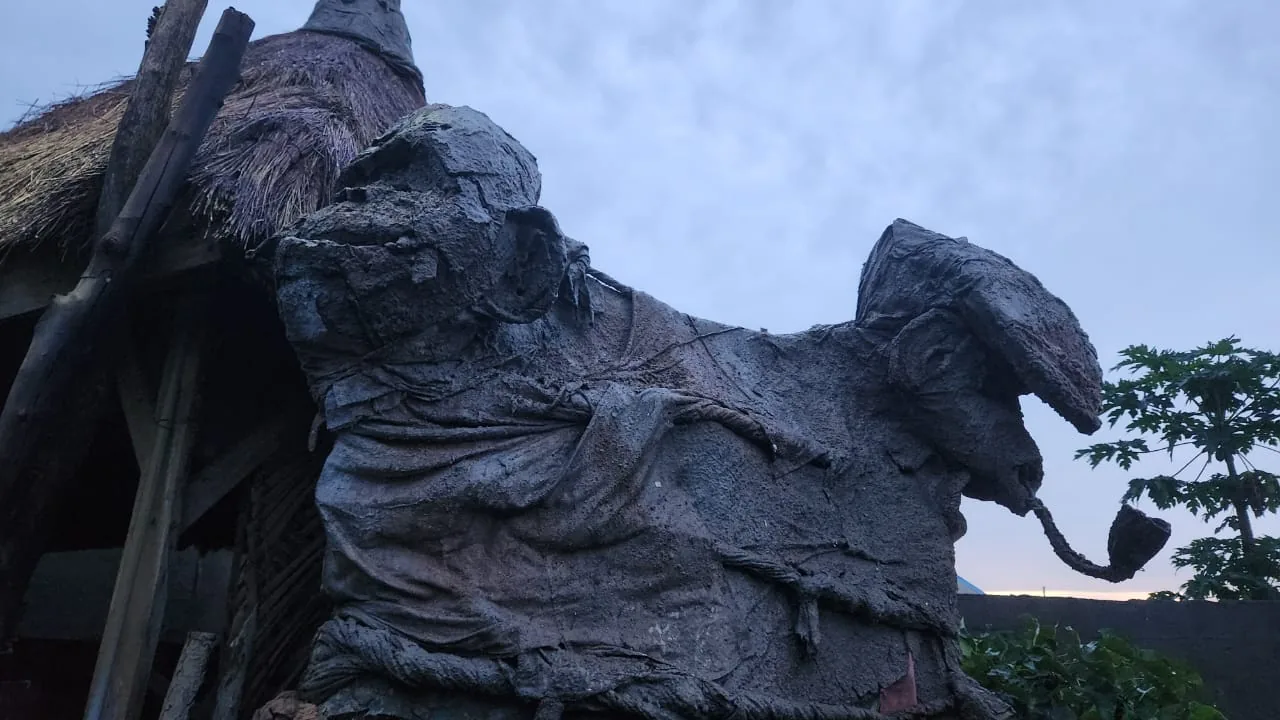 Outdoor sculptures and gallery environment